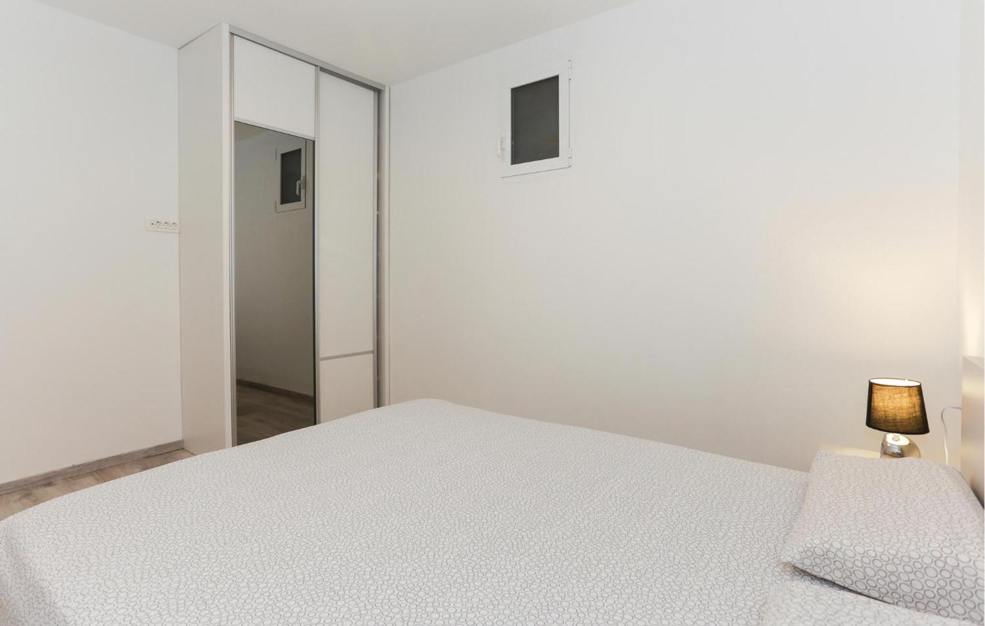 Cozy Apartment In Solin With Kitchen Exteriör bild