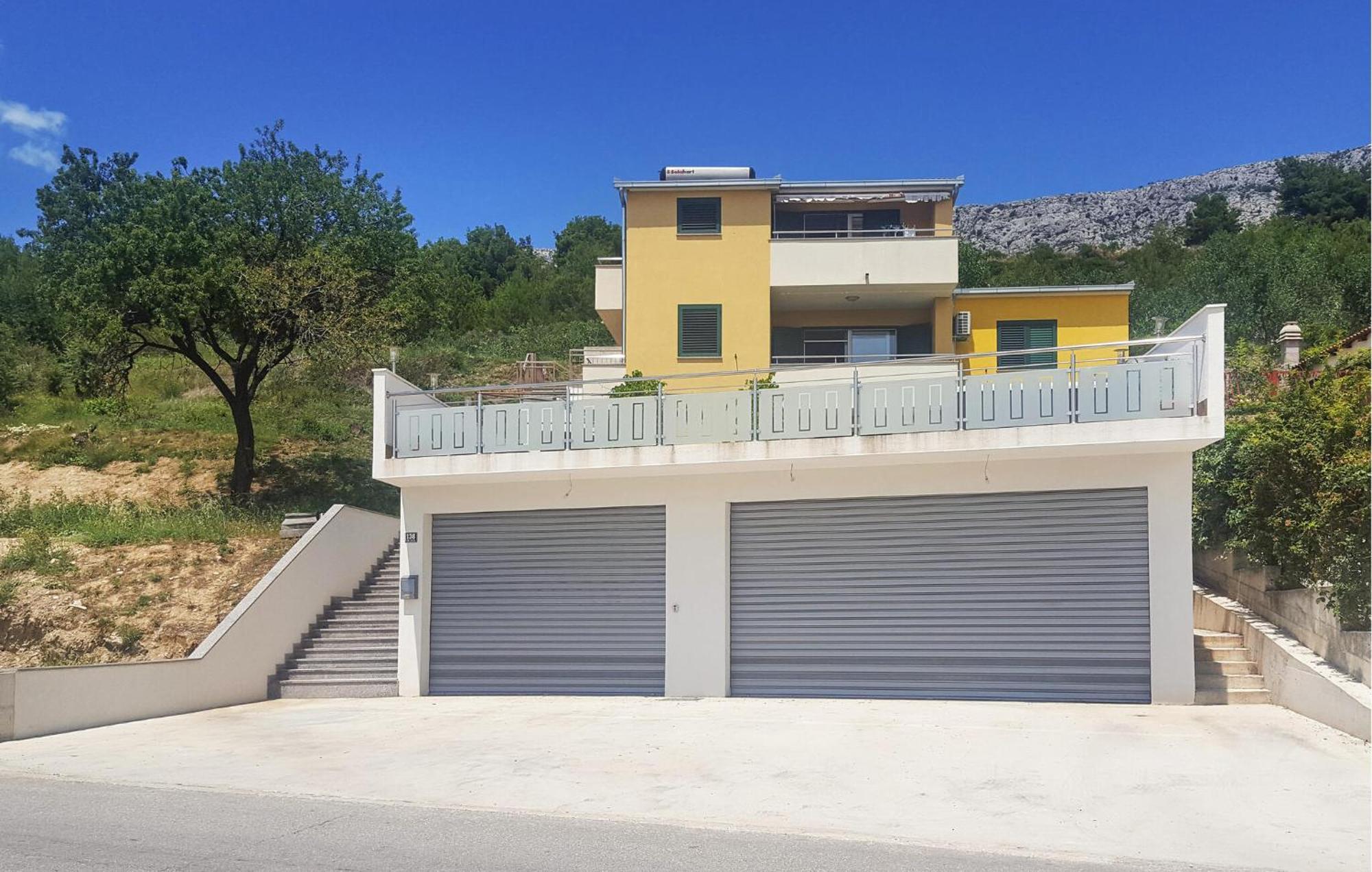 Cozy Apartment In Solin With Kitchen Exteriör bild