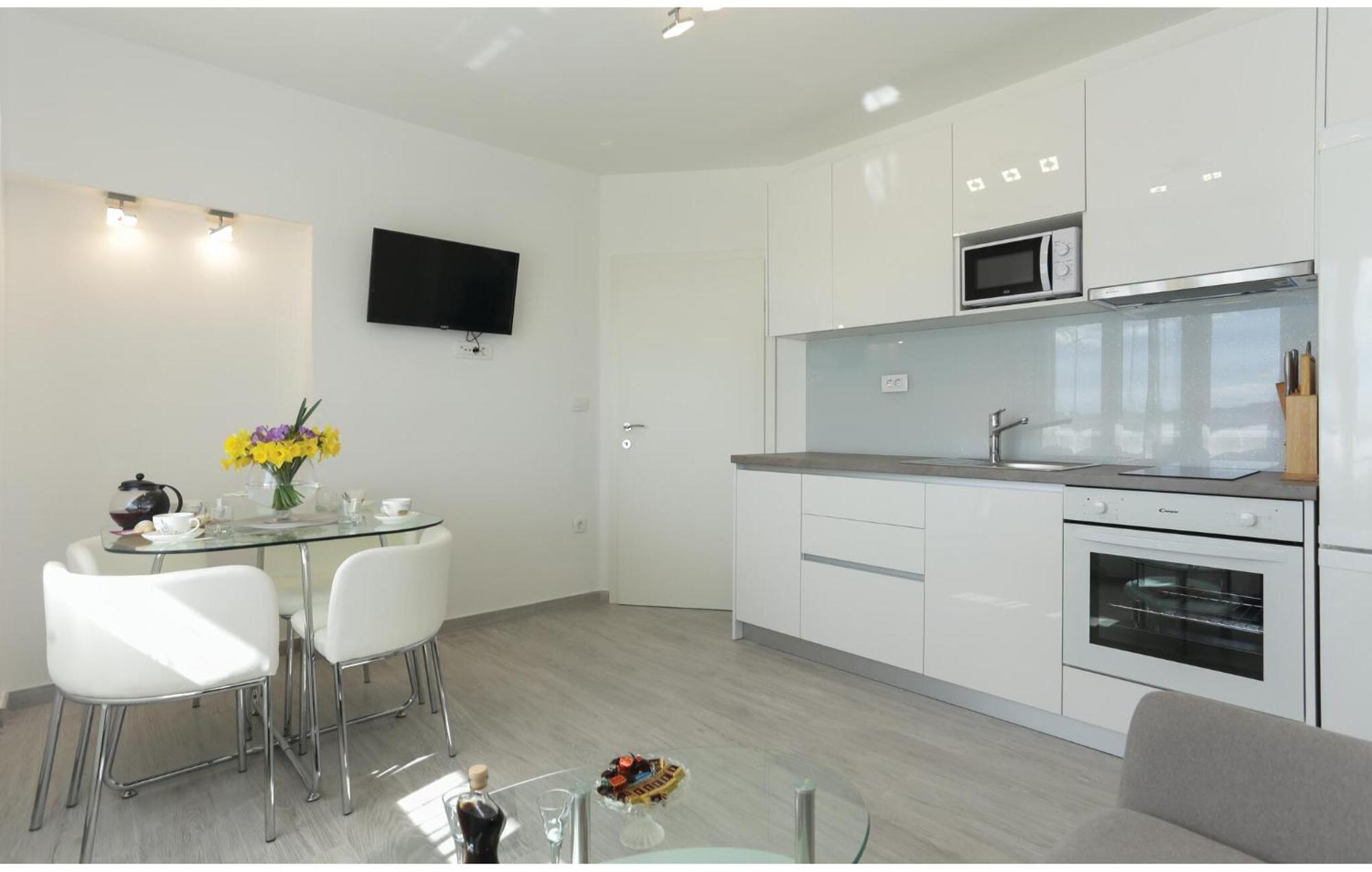 Cozy Apartment In Solin With Kitchen Exteriör bild